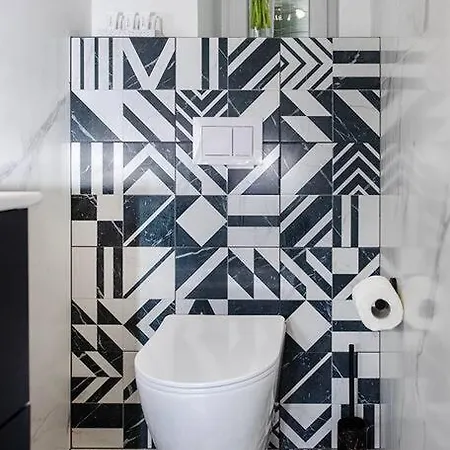 Budget 1min From Main Square