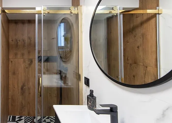 Budget 1min From Main Square *