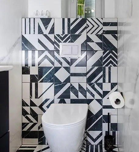 Budget 1min From Main Square