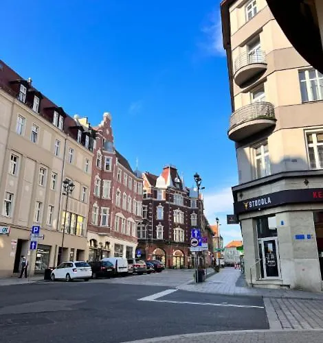 Budget 1min From Main Square 아파트